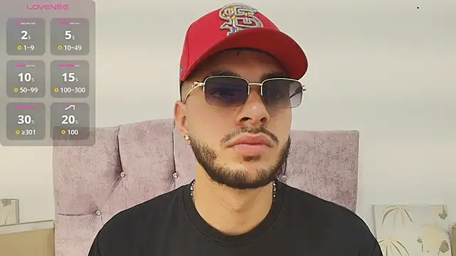 Snapshot of Amadeo_Wild chatting on 31, 10, 2025 Amadeo Wild online show from 31, 10, 2025