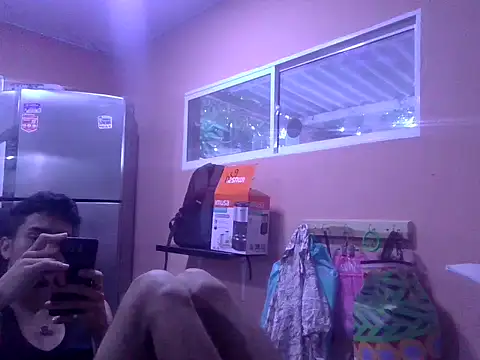 Snapshot of jeremy_scott chatting on 28, 9, 2025 jeremy scott online show from 28, 9, 2025