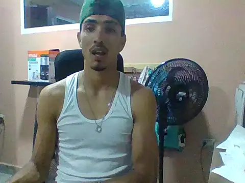 Snapshot of jeremy_scott chatting on 29, 10, 2025 jeremy scott online show from 29, 10, 2025