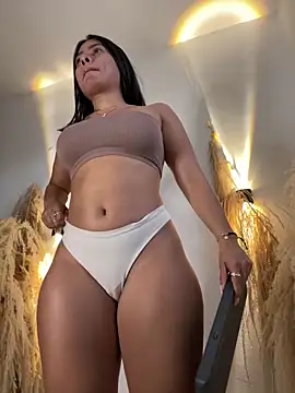 AlessaPears online show from 4, 1, 2025