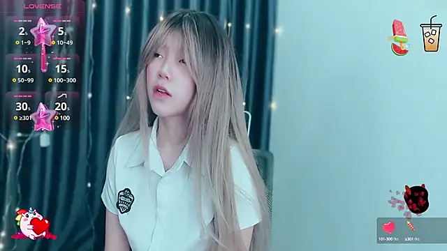 -Poison-Ivy- online show from 15, 12, 2024