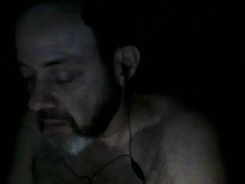 Snapshot of Leocesar37 chatting on 11, 9, 2025 Leocesar37 online show from 11, 9, 2025