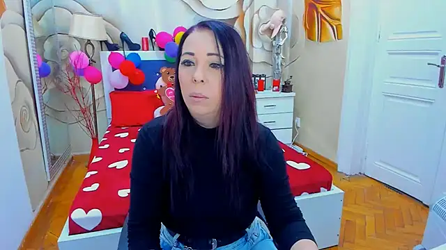 LauraSin online show from 11, 2, 2025