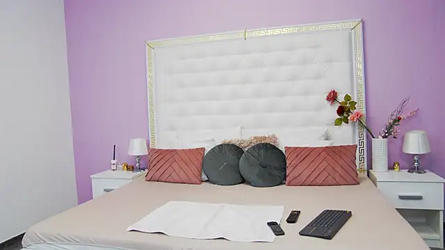 Snapshot of Lenna_Paul chatting on 28, 2, 2025 Lenna Paul online show from 28, 2, 2025