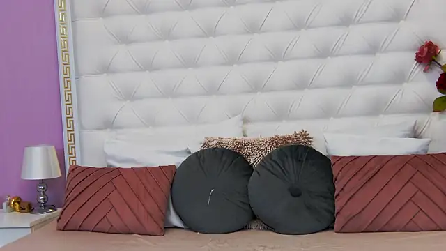 Snapshot of Lenna_Paul chatting on 5, 3, 2025 Lenna Paul online show from 5, 3, 2025