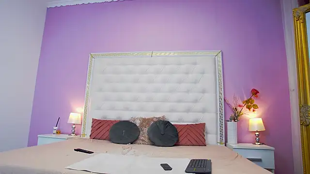 Snapshot of Lenna_Paul chatting on 6, 10, 2025 Lenna Paul online show from 6, 10, 2025