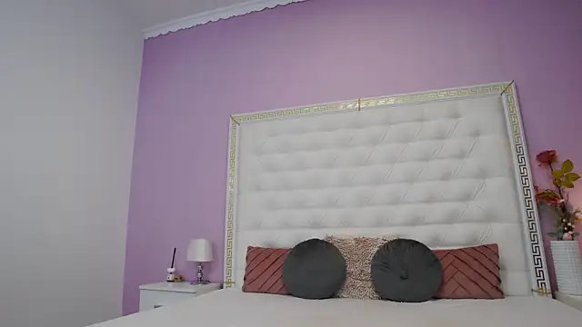 Snapshot of Lenna_Paul chatting on 22, 12, 2025 Lenna Paul online show from 22, 12, 2025