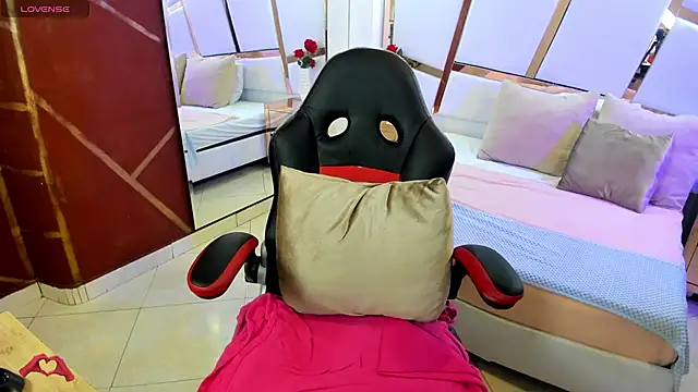 Snapshot of laris_park chatting on 2, 1, 2025 laris park online show from 2, 1, 2025