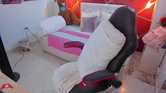 Snapshot of laris_park chatting on 2, 3, 2025 laris park online show from 2, 3, 2025