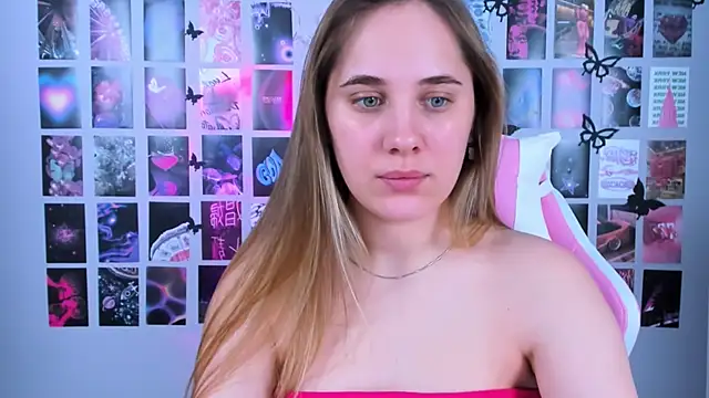 MiaMilas online show from 3, 3, 2025