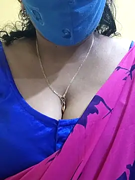 Snapshot of mallu-sumi chatting on 4, 3, 2025 mallu-sumi online show from 4, 3, 2025