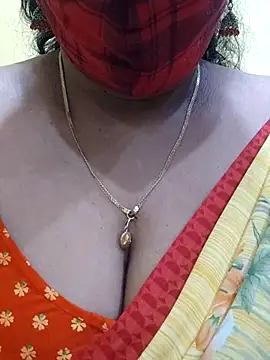 Snapshot of mallu-sumi chatting on 7, 3, 2025 mallu-sumi online show from 7, 3, 2025