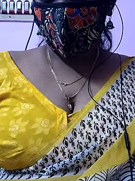 Snapshot of mallu-sumi chatting on 28, 9, 2025 mallu-sumi online show from 28, 9, 2025