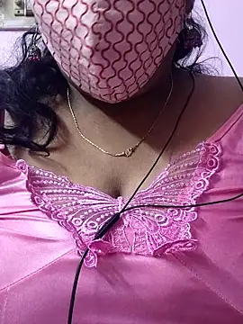 Snapshot of mallu-sumi chatting on 4, 12, 2025 mallu-sumi online show from 4, 12, 2025