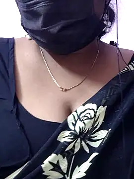 Snapshot of mallu-sumi chatting on 14, 12, 2025 mallu-sumi online show from 14, 12, 2025