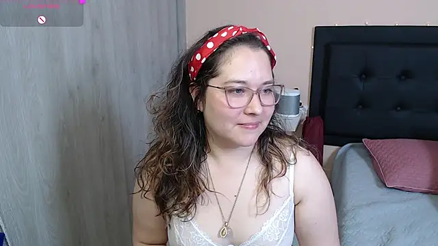 May Carlier online show from 2, 12, 2024