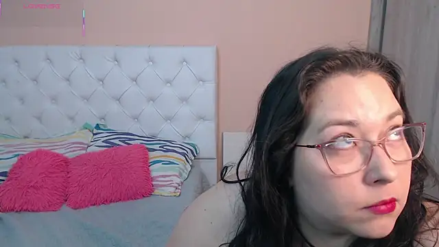 May Carlier online show from 1, 12, 2025