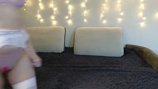 Snapshot of Tutti_Frutt1s chatting on 1, 2, 2026 Tutti Frutt1s online show from 1, 2, 2026