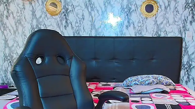 Emily Trujillo online show from 21, 3, 2025