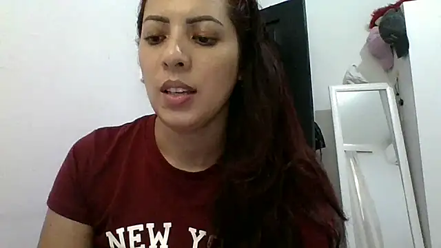Snapshot of Anne_kis chatting on 8, 2, 2025 Anne kis online show from 8, 2, 2025