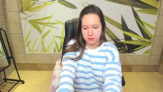 Snapshot of Mira_Karter chatting on 8, 12, 2024 Mira Karter online show from 8, 12, 2024