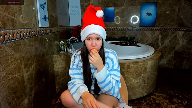 Snapshot of Mira_Karter chatting on 15, 12, 2024 Mira Karter online show from 15, 12, 2024