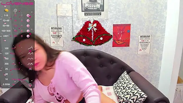 Snapshot of Mira_Karter chatting on 18, 12, 2024 Mira Karter online show from 18, 12, 2024