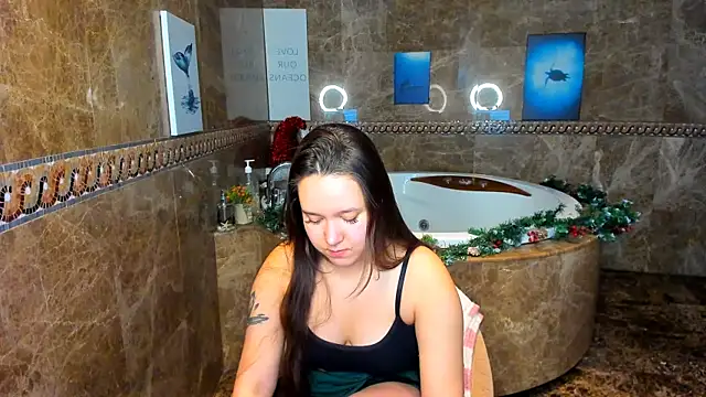 Snapshot of Mira_Karter chatting on 8, 1, 2025 Mira Karter online show from 8, 1, 2025