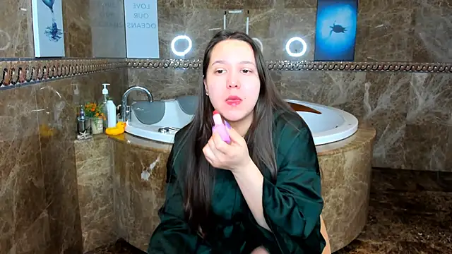 Snapshot of Mira_Karter chatting on 5, 3, 2025 Mira Karter online show from 5, 3, 2025