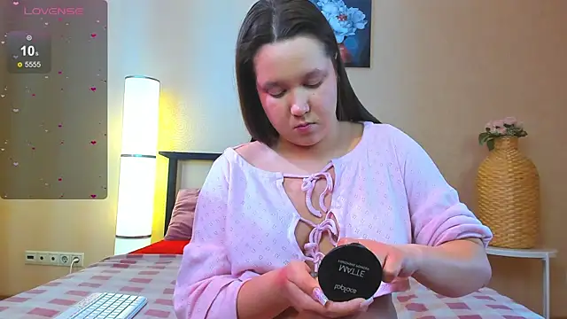 Snapshot of Mira_Karter chatting on 12, 3, 2025 Mira Karter online show from 12, 3, 2025