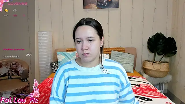 Snapshot of Mira_Karter chatting on 23, 10, 2025 Mira Karter online show from 23, 10, 2025