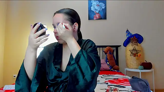 Snapshot of Mira_Karter chatting on 30, 10, 2025 Mira Karter online show from 30, 10, 2025