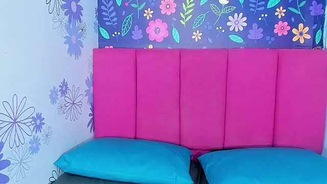 Lucy White   online show from 22, 10, 2025