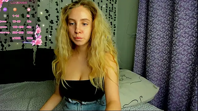 Snapshot of Kitty_Katrine chatting on 8, 12, 2024 Kitty Katrine online show from 8, 12, 2024