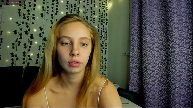 Snapshot of Kitty_Katrine chatting on 16, 12, 2024 Kitty Katrine online show from 16, 12, 2024