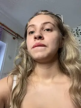 Snapshot of Kitty_Katrine chatting on 14, 1, 2025 Kitty Katrine online show from 14, 1, 2025