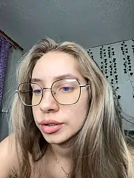 Snapshot of Kitty_Katrine chatting on 28, 2, 2025 Kitty Katrine online show from 28, 2, 2025