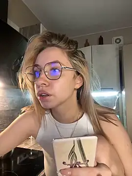 Kitty Katrine online show from 18, 12, 2025