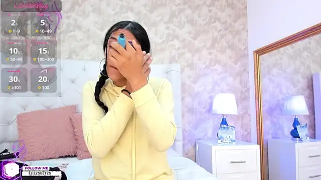 Snapshot of Eliza_Thaylor__ chatting on 8, 1, 2025 Eliza Thaylor online show from 8, 1, 2025