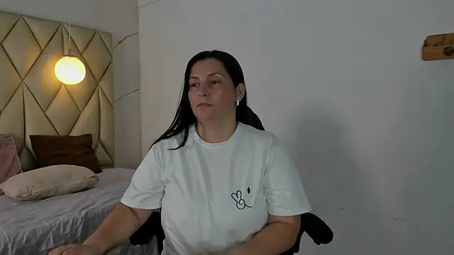 Snapshot of angelswets chatting on 15, 7, 2026 angelswets online show from 15, 7, 2026