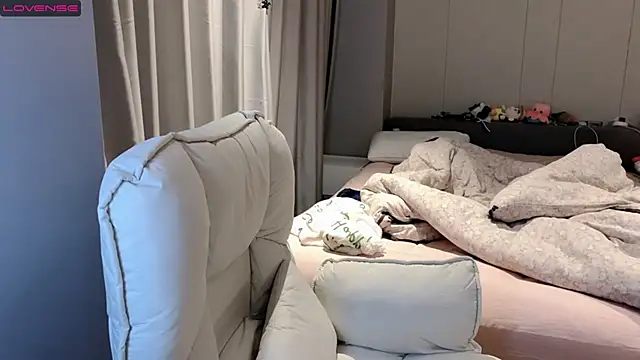 qiqi-666 online show from 21, 3, 2025