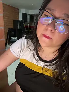 CinnamonCookiez online show from 20, 12, 2024