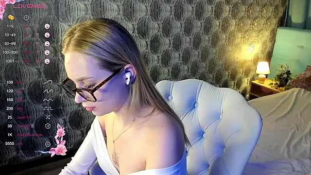 Carol  Cox online show from 28, 12, 2024