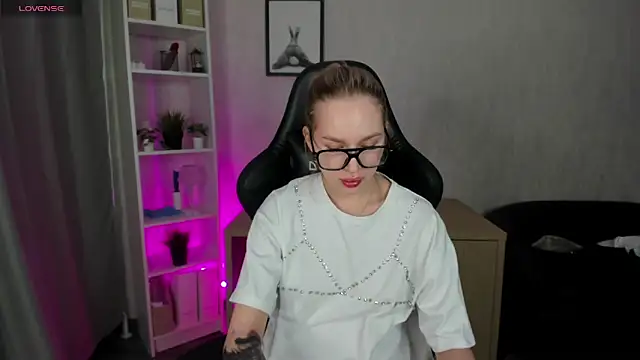 Carol  Cox online show from 30, 1, 2025