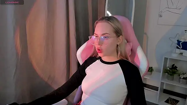 Carol  Cox online show from 13, 3, 2025