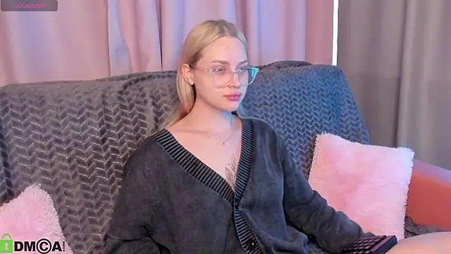 Carol  Cox online show from 10, 9, 2025