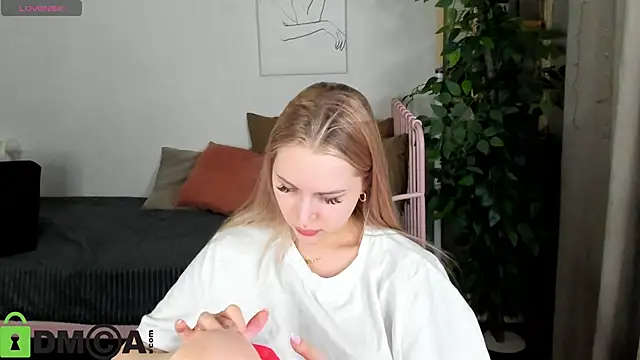 Carol  Cox online show from 17, 11, 2025