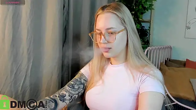 Carol  Cox online show from 1, 12, 2025