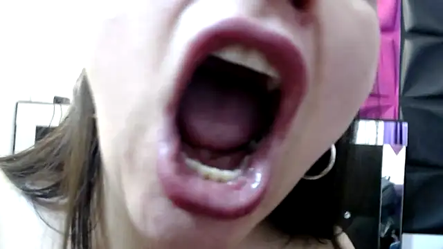 ScarletGlow1 online show from 28, 12, 2024