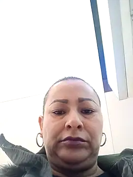 ScarletGlow1 online show from 1, 10, 2025